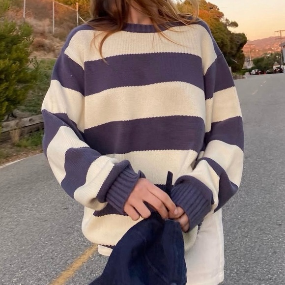 Brandy Melville Sweaters - Brandy Melville Brianna Sweater (Cream/Navy)